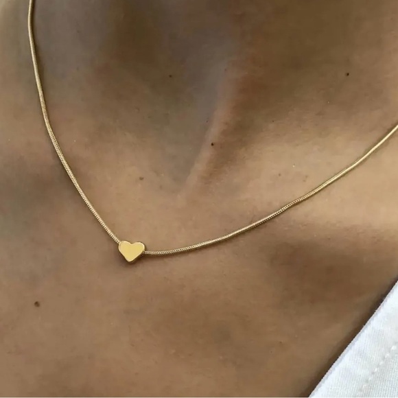 Jewelry - Gold Heart Pendant Necklace